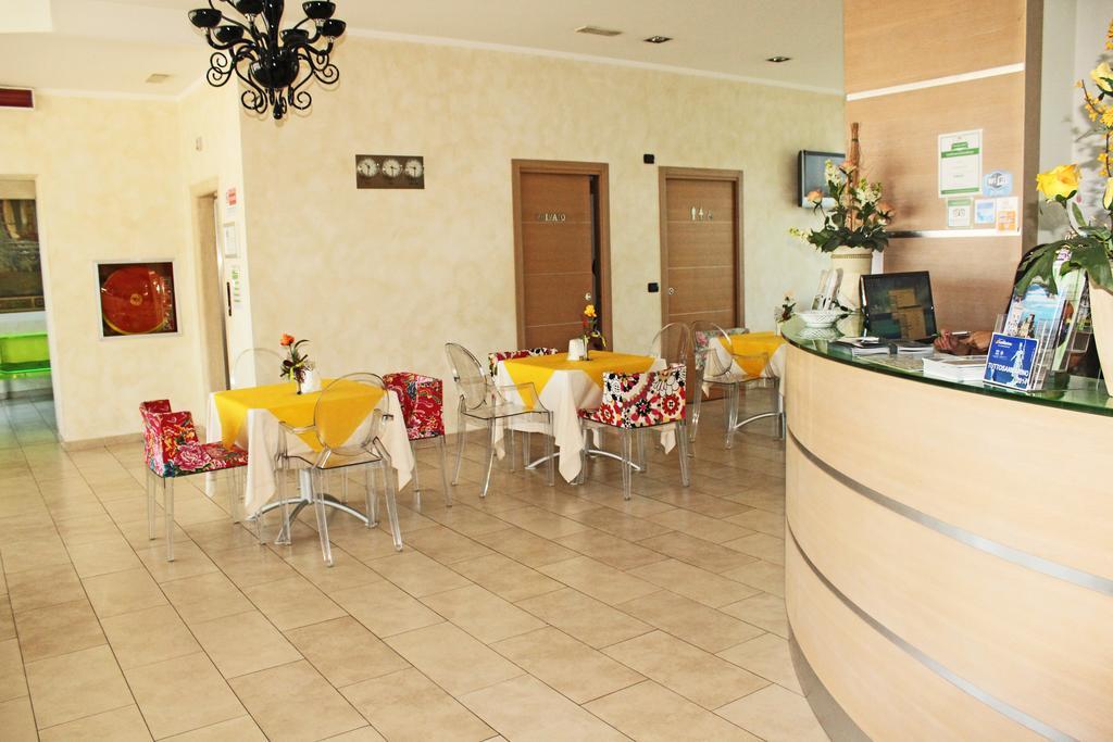 Hotel Il Monte Serravalle Eksteriør bilde