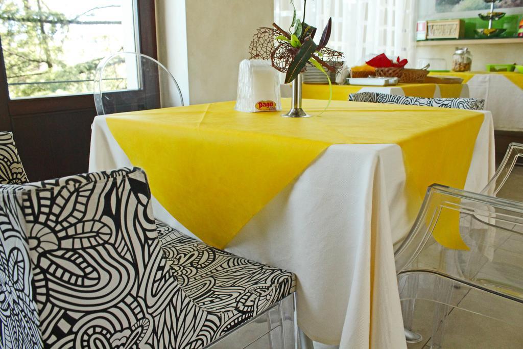 Hotel Il Monte Serravalle Eksteriør bilde
