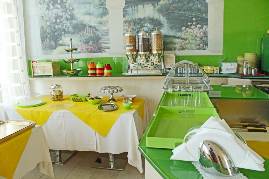 Hotel Il Monte Serravalle Eksteriør bilde